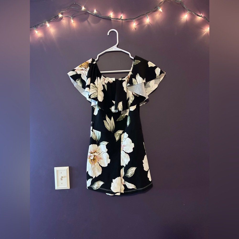 Flowered stylish romper